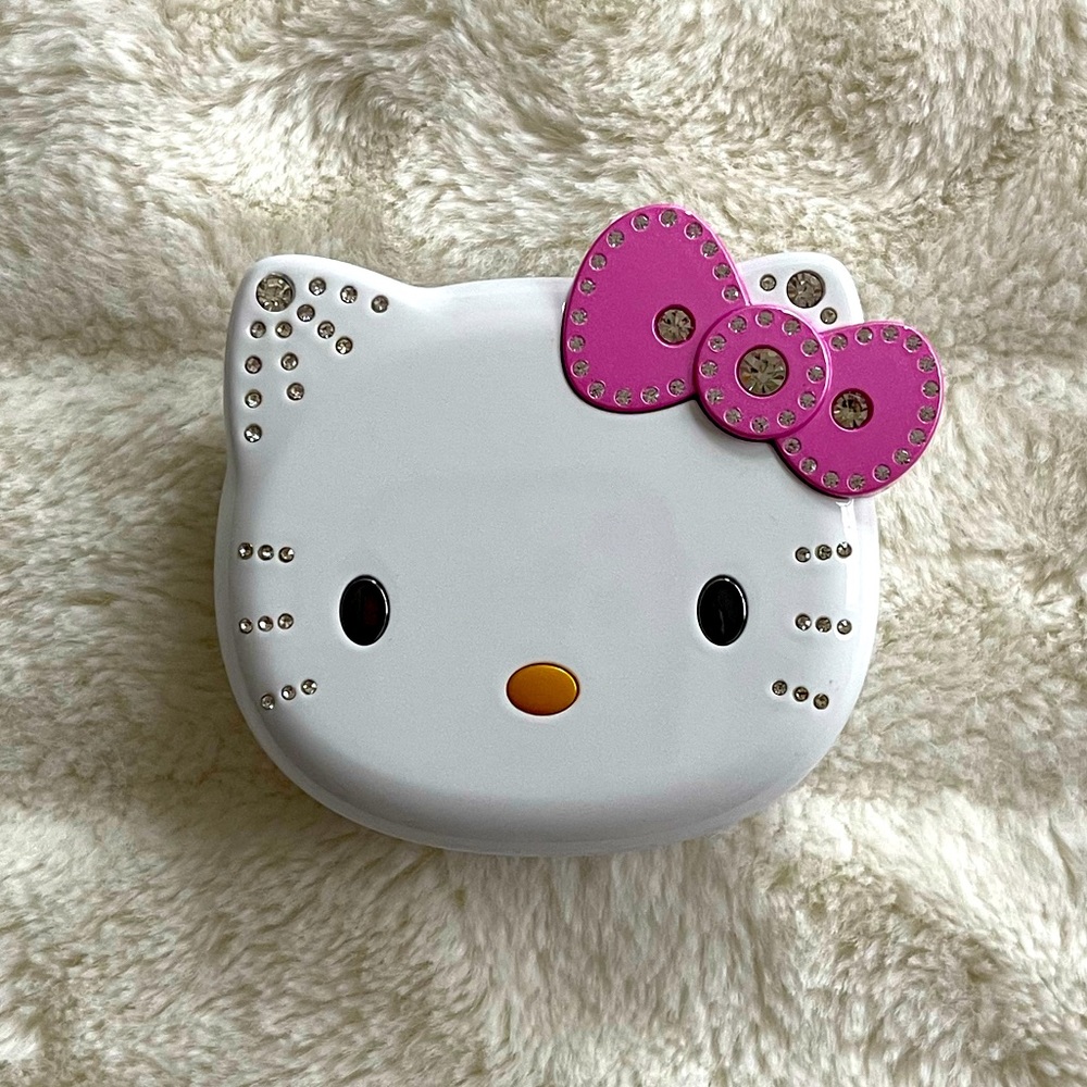 🐱🌸 Hello Kitty NEW Rhinestoned Mini Flip Phone